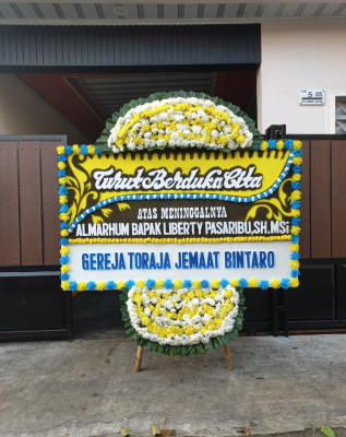 Papan Bunga Duka di Kembangbahu